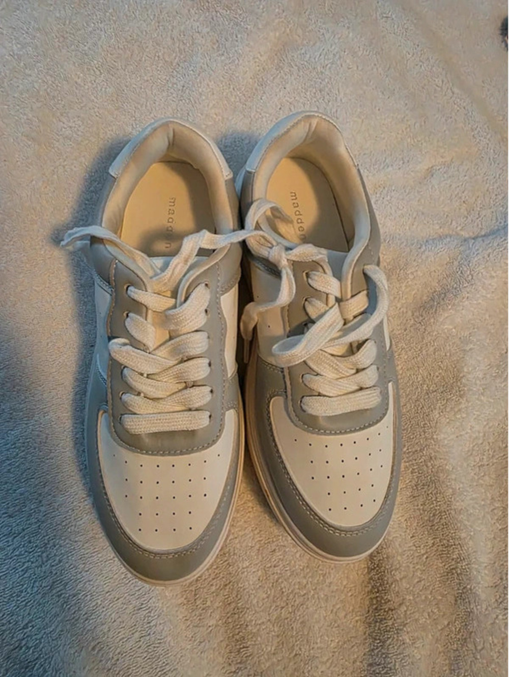 Madden Girl Natalie Sneakers Women’s 8